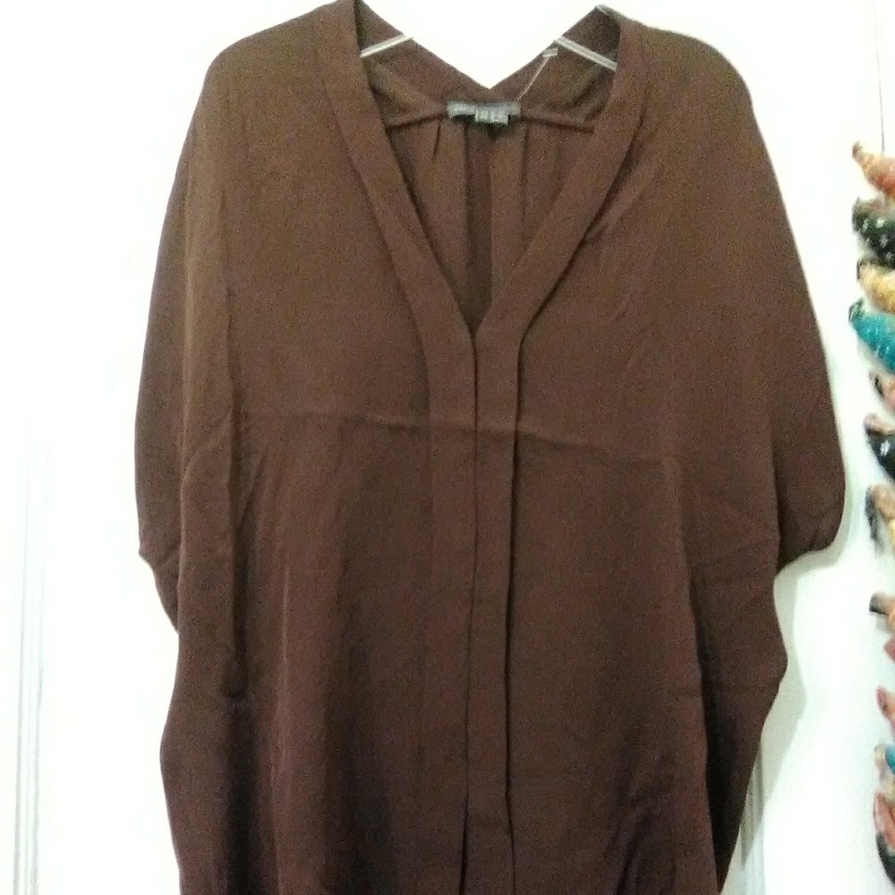SOLDVince short sleeves top.